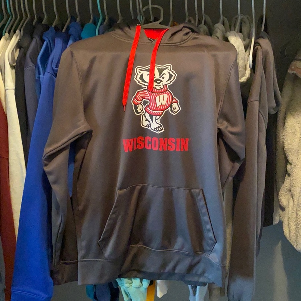 Men’s Wisconsin badgers sweatshirt